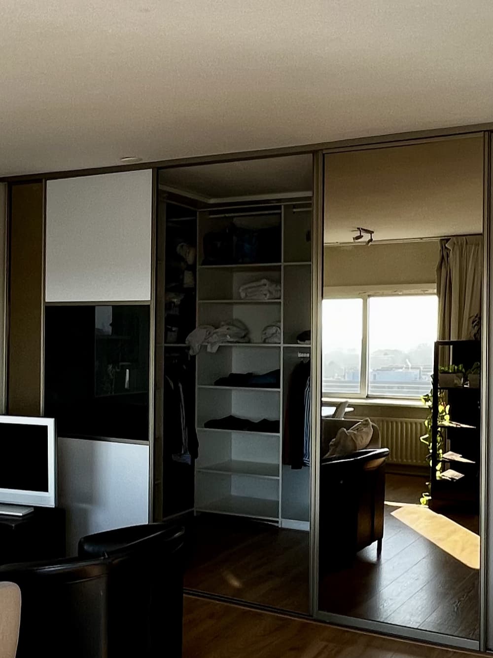 show all photos of Van Nijenrodeweg