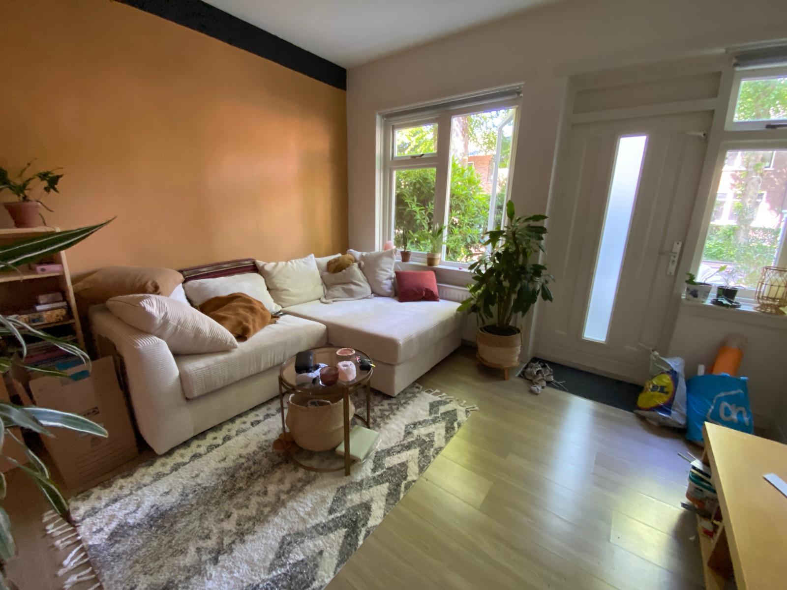 show all photos of Van Houtenlaan