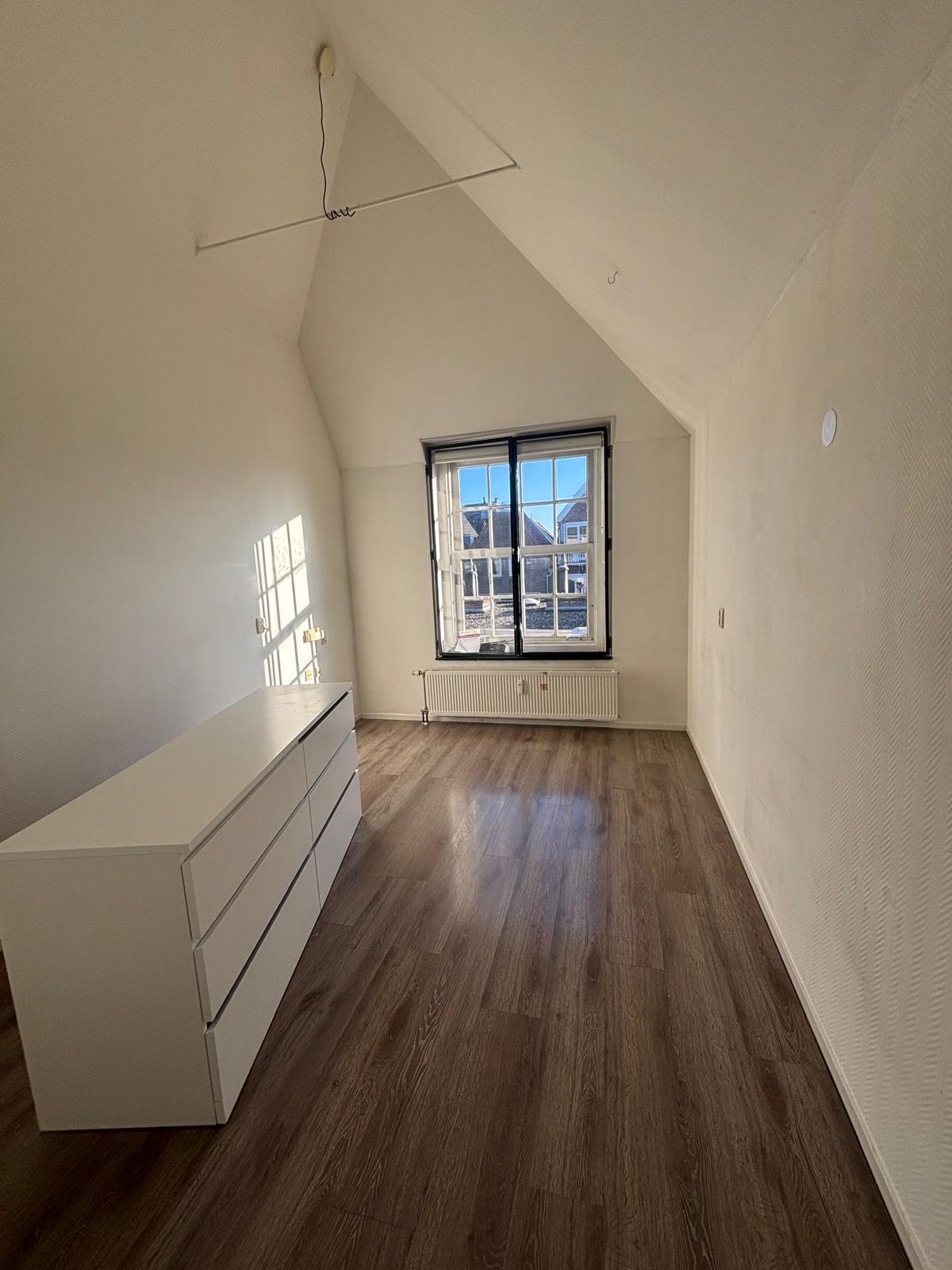 show all photos of Hoge Nieuwstraat