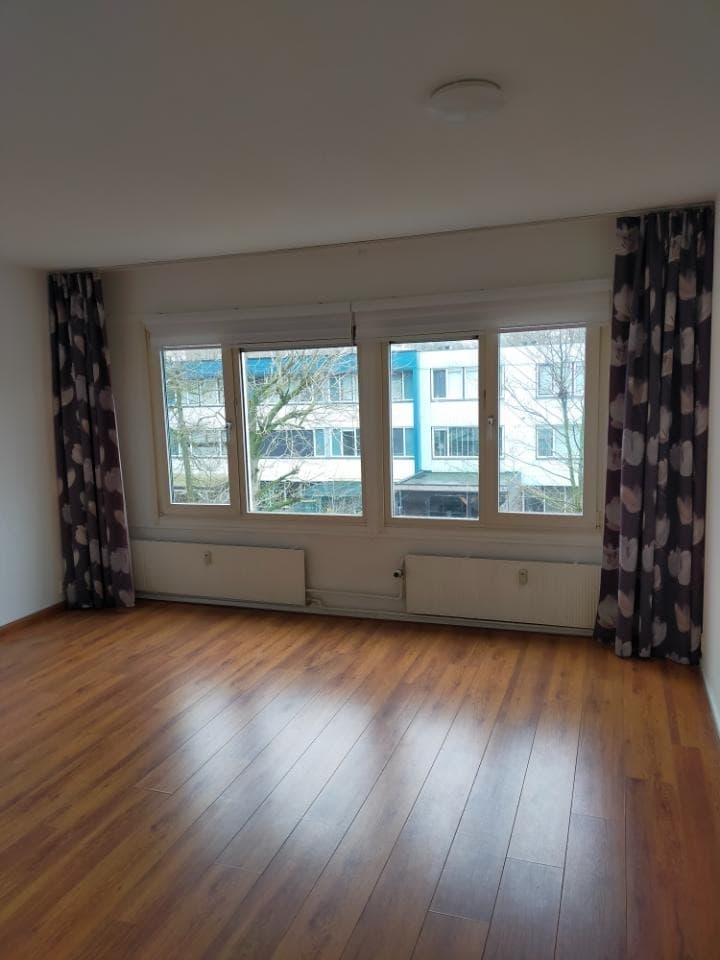 show all photos of Hasselobrink