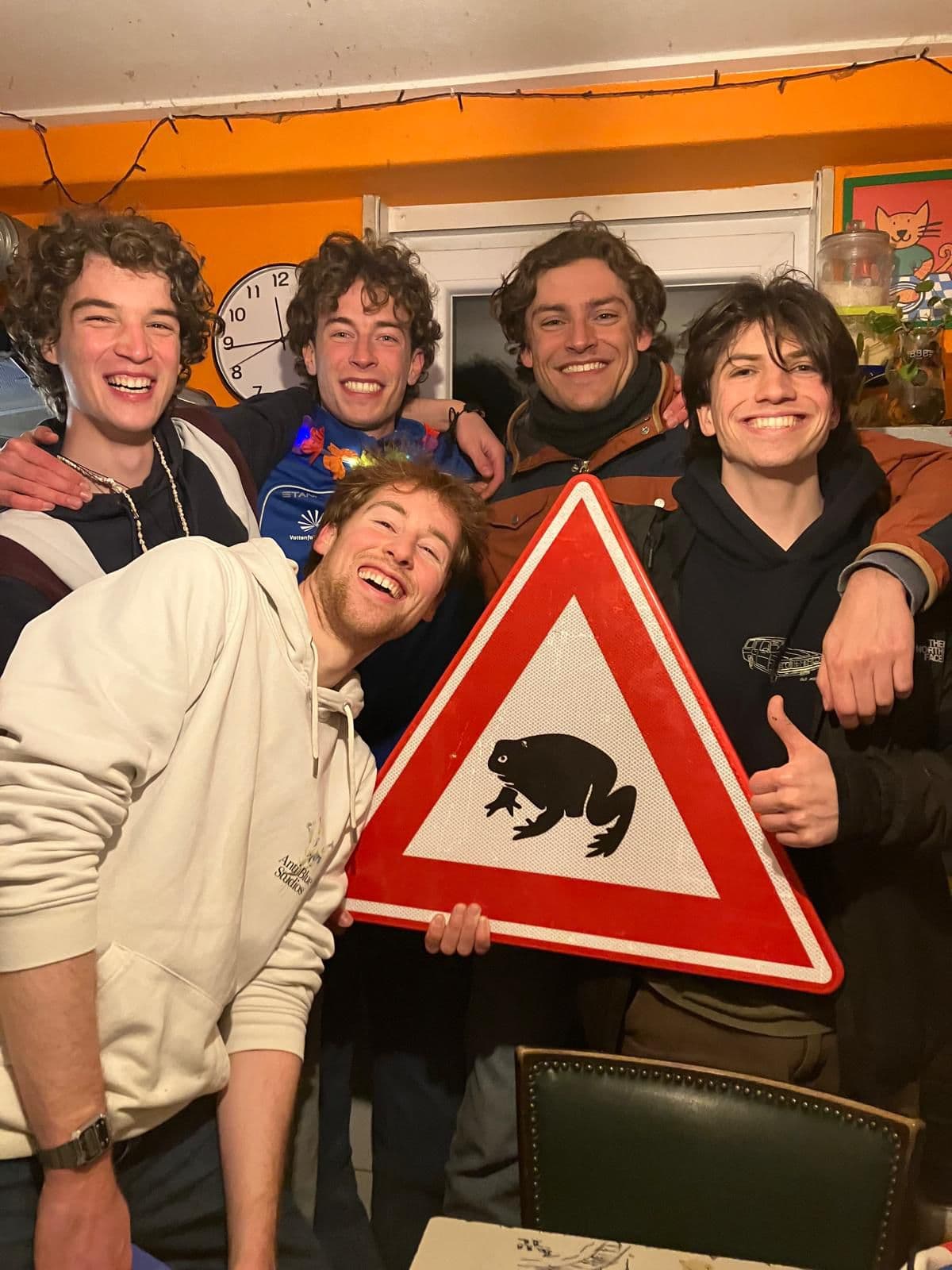 show all photos of Donkerstraat