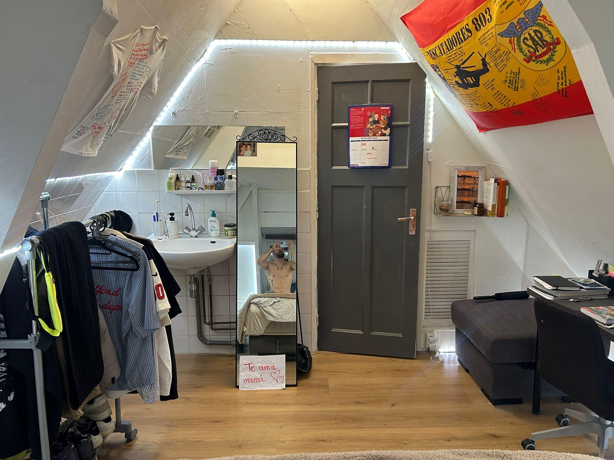 show all photos of Waterloostraat