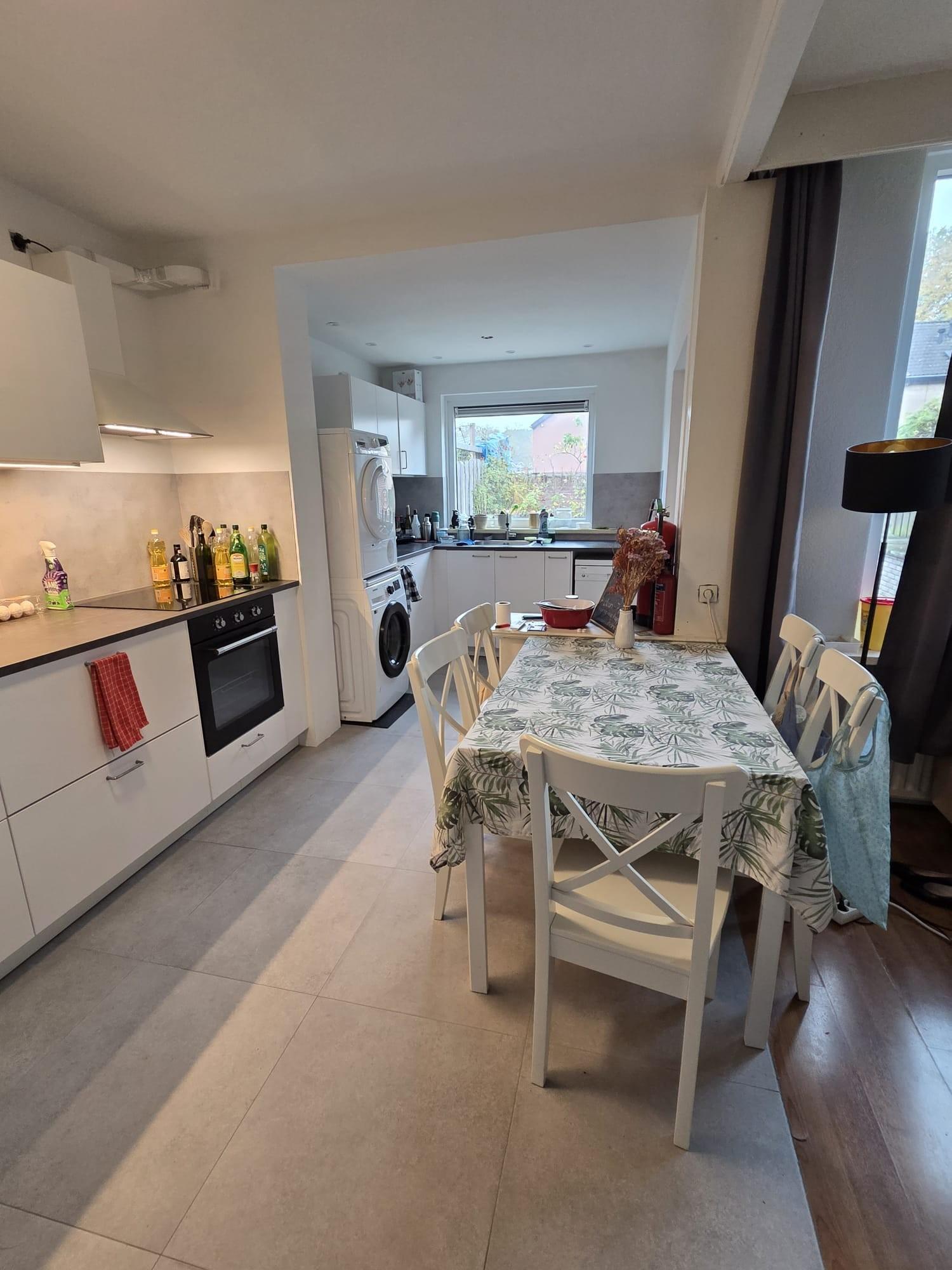 show all photos of Juralaan