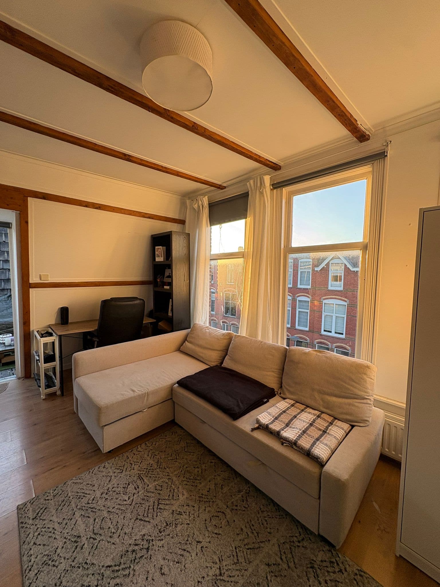 show all photos of Drie Octoberstraat