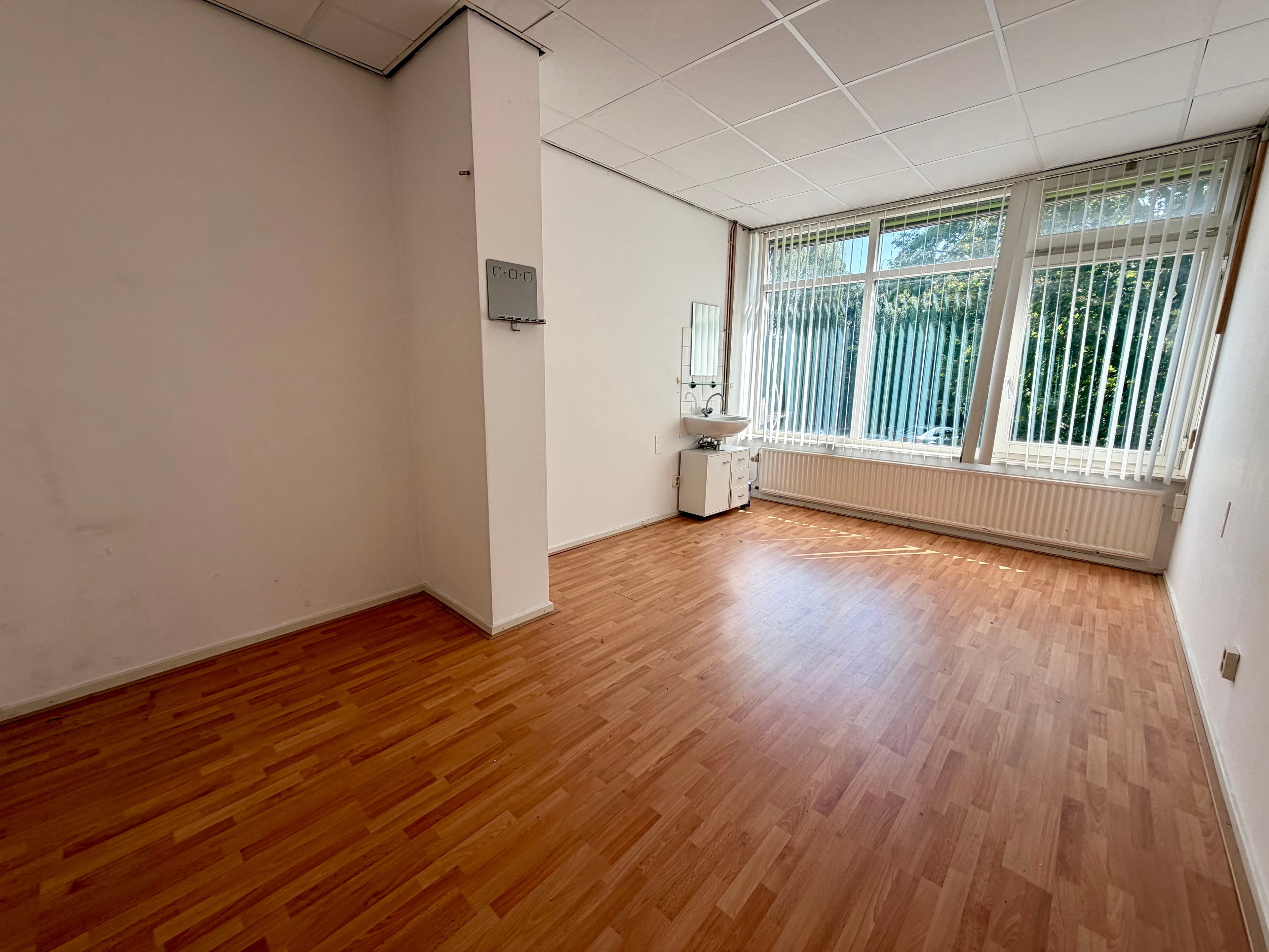 show all photos of Benzenraderweg