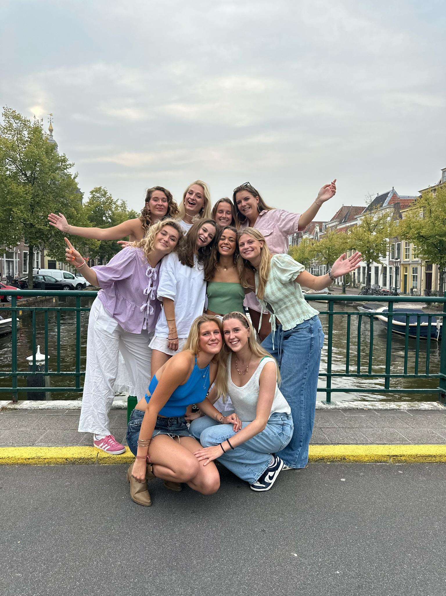 show all photos of Oude Vest