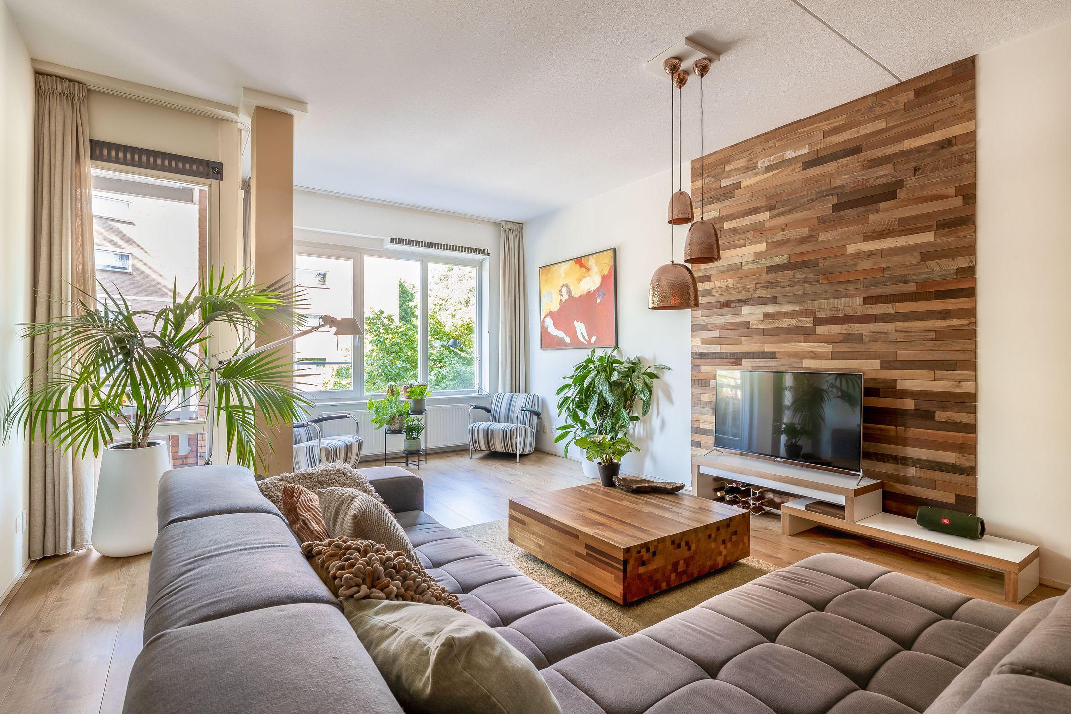 show all photos of Chris Bennekerslaan