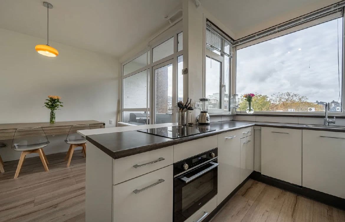 show all photos of Karel Doormanstraat