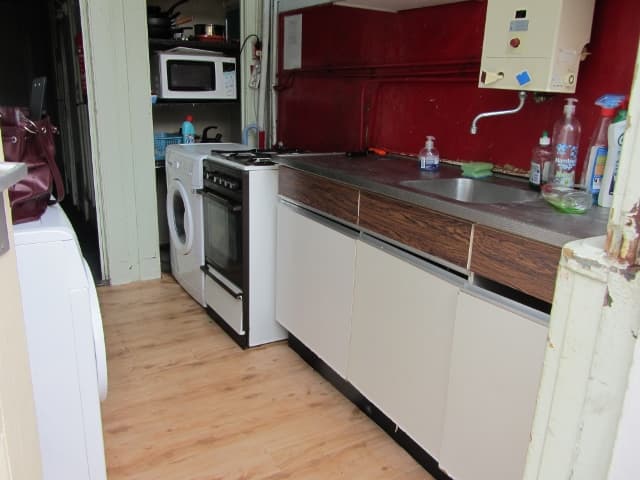 show all photos of Anna Paulownastraat