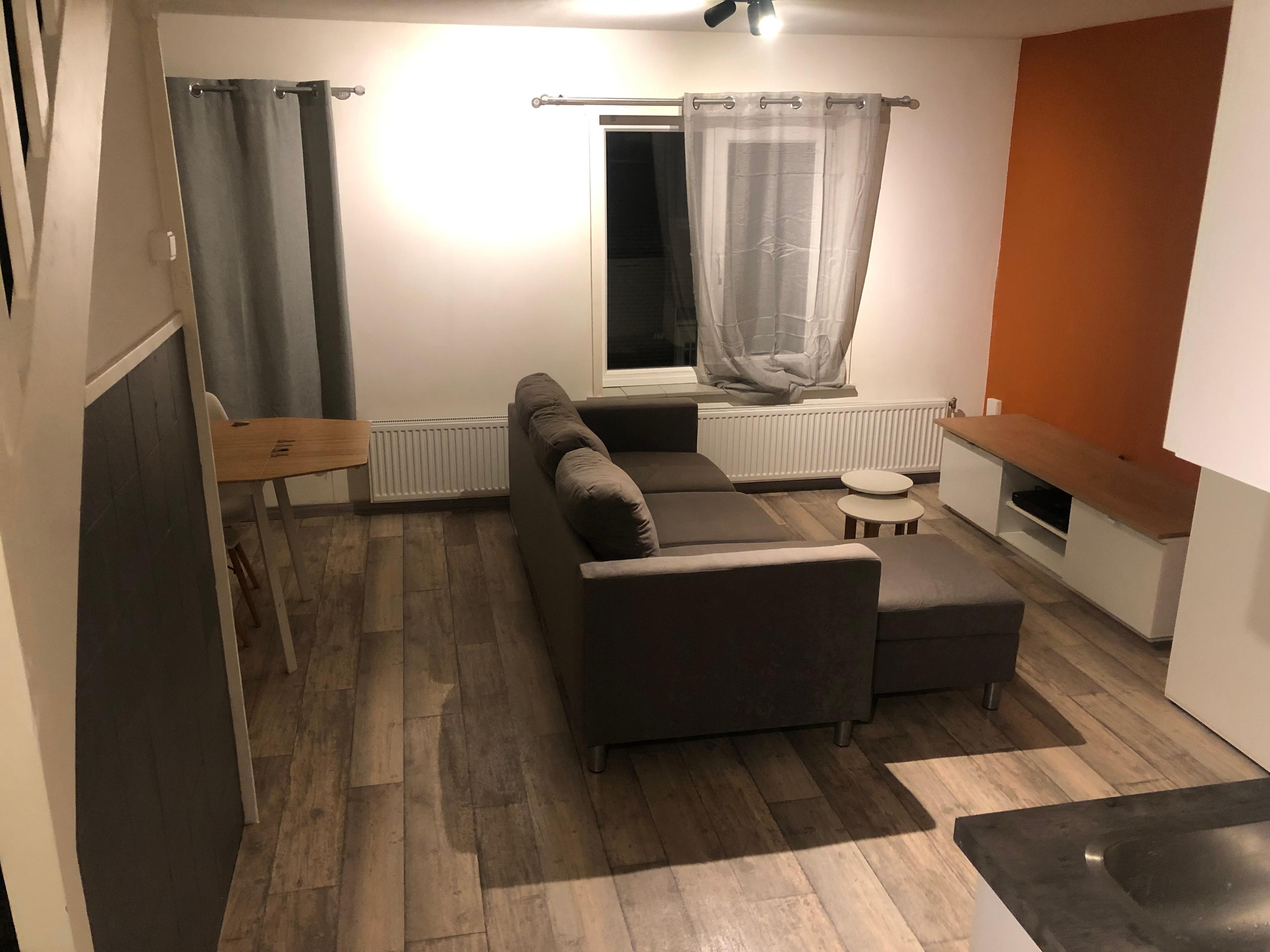 show all photos of Van der Schellingstraat