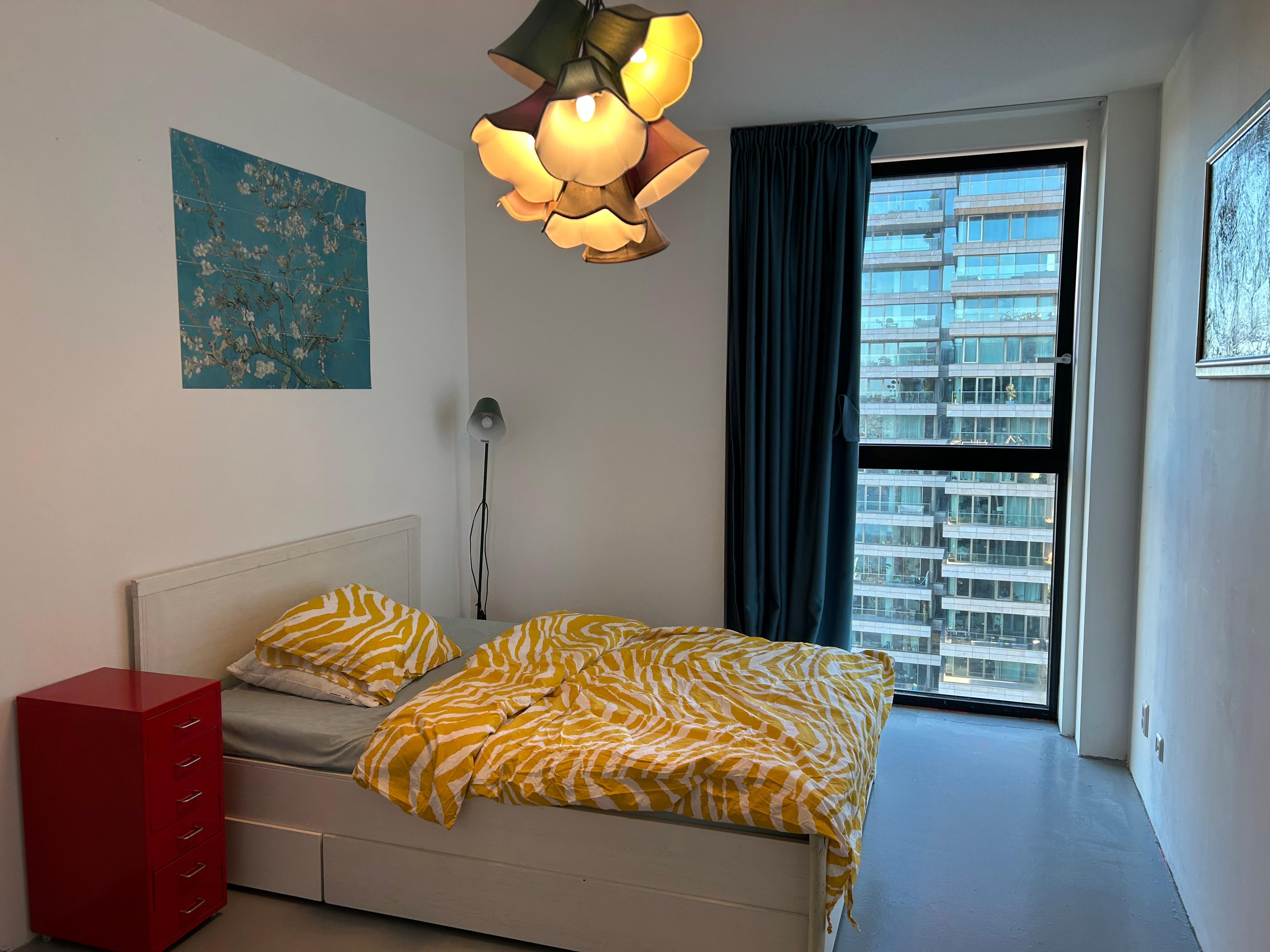 show all photos of Bercylaan