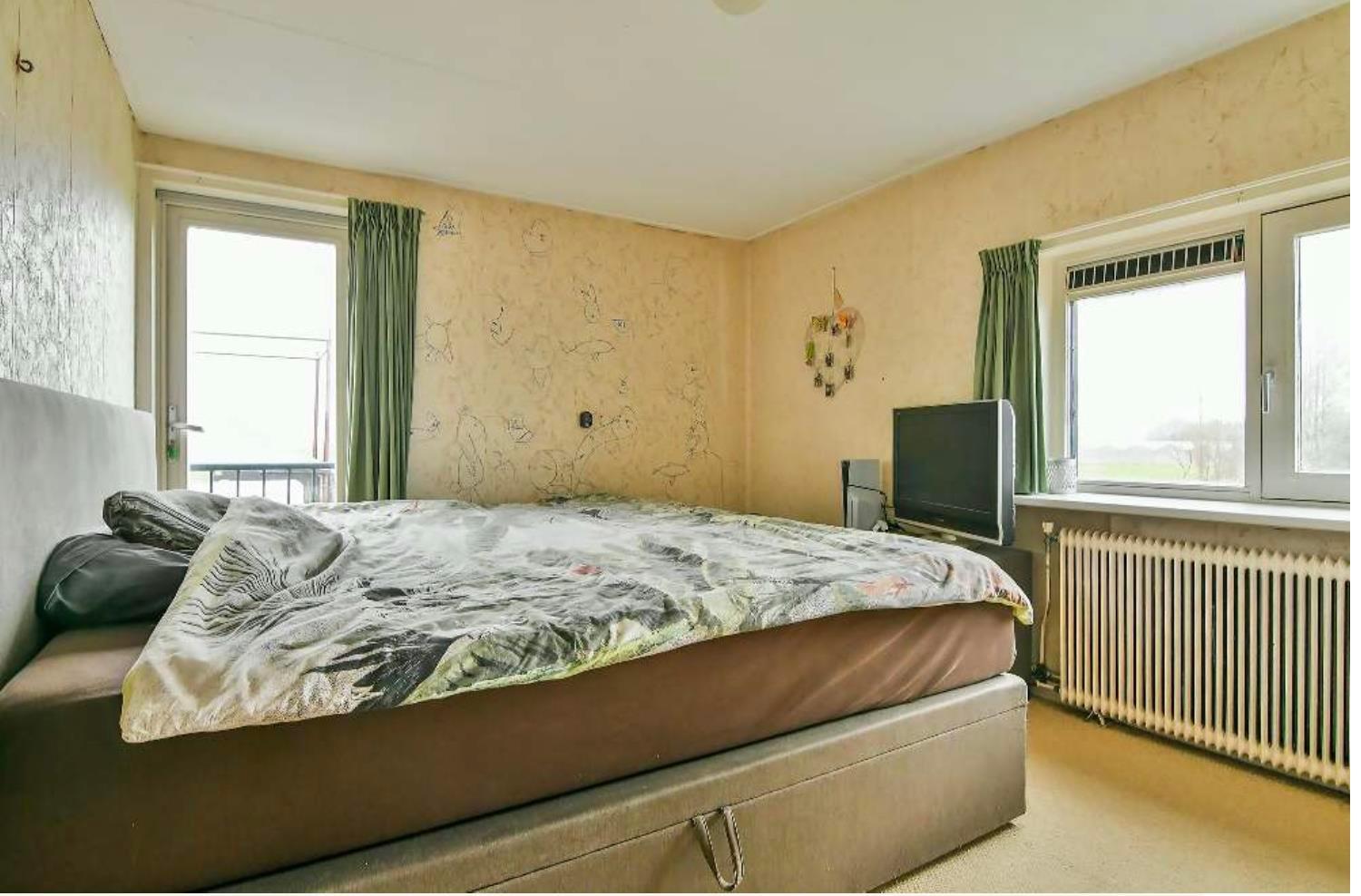 show all photos of Aalsmeerderweg