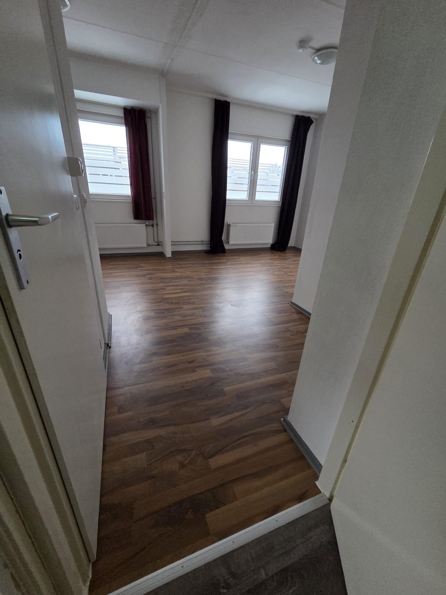 show all photos of Huismus