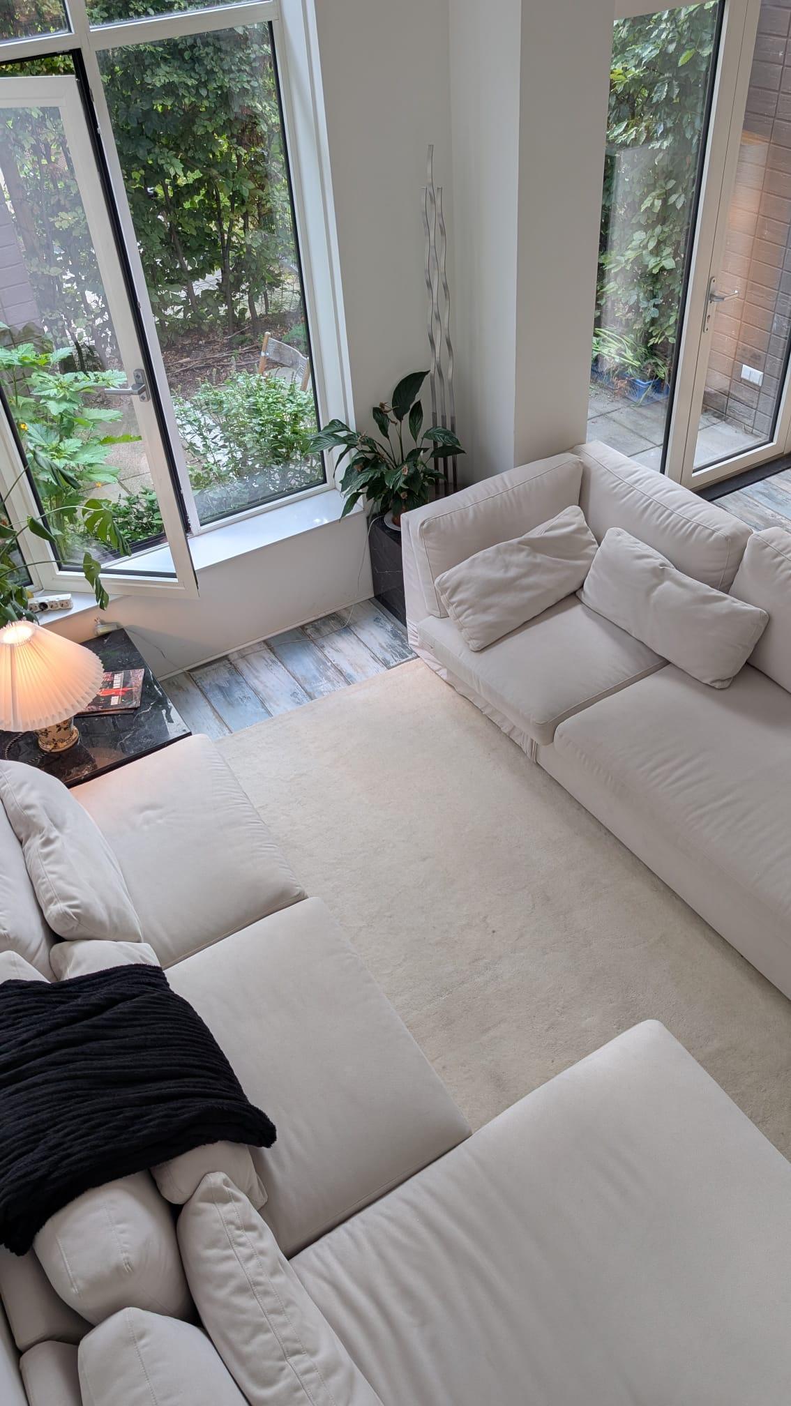 show all photos of Hugo de Vrieslaan