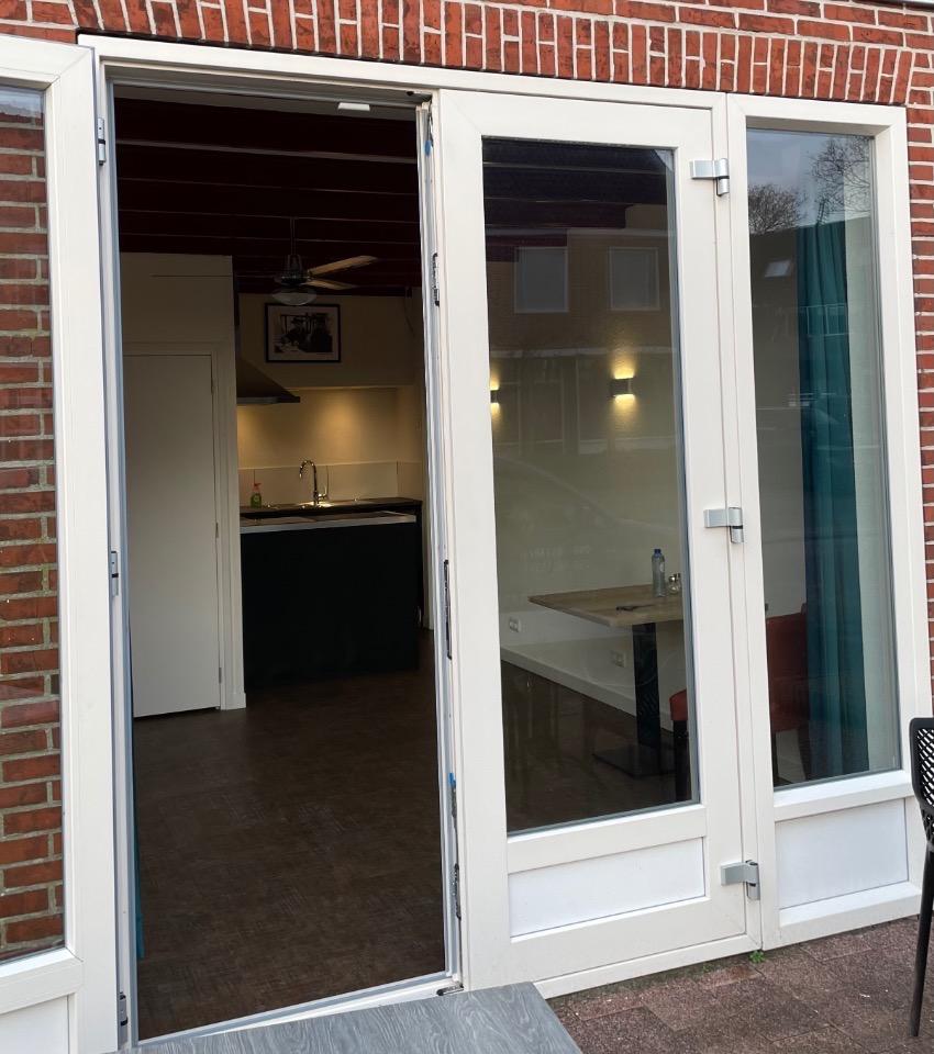 show all photos of Burgemeester Triezenbergstraat