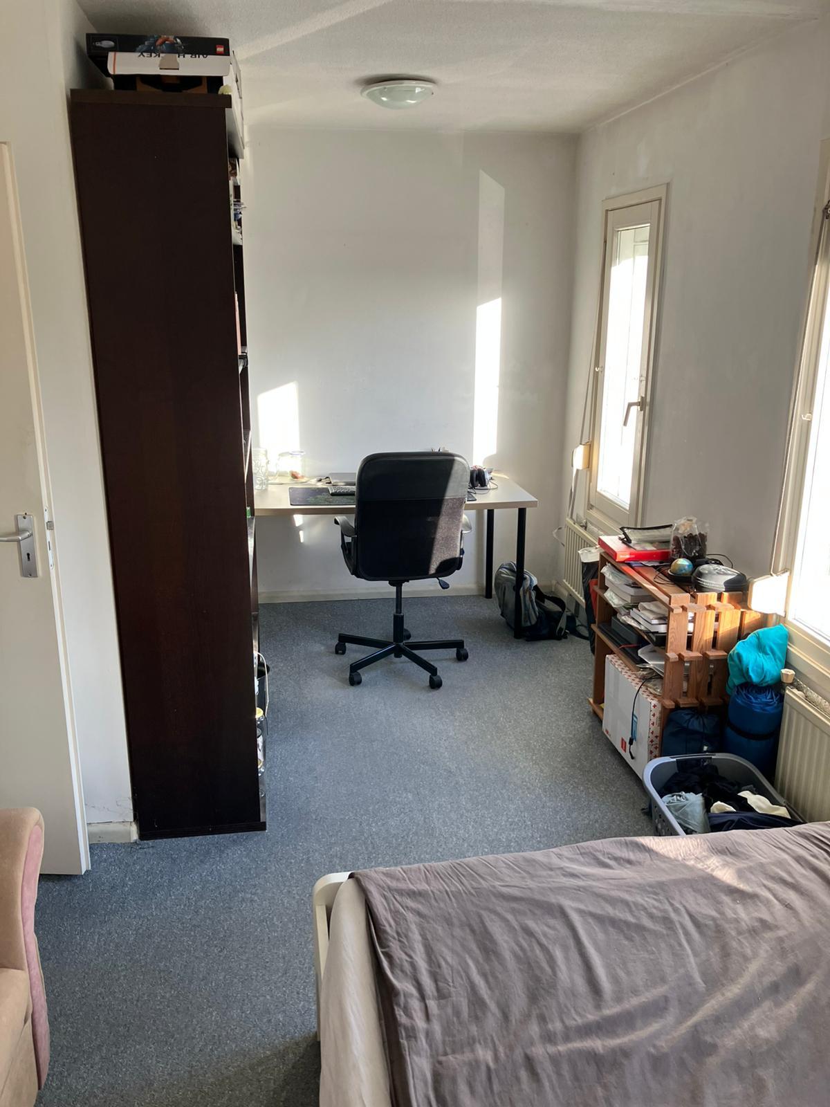 show all photos of Willem Dreeslaan