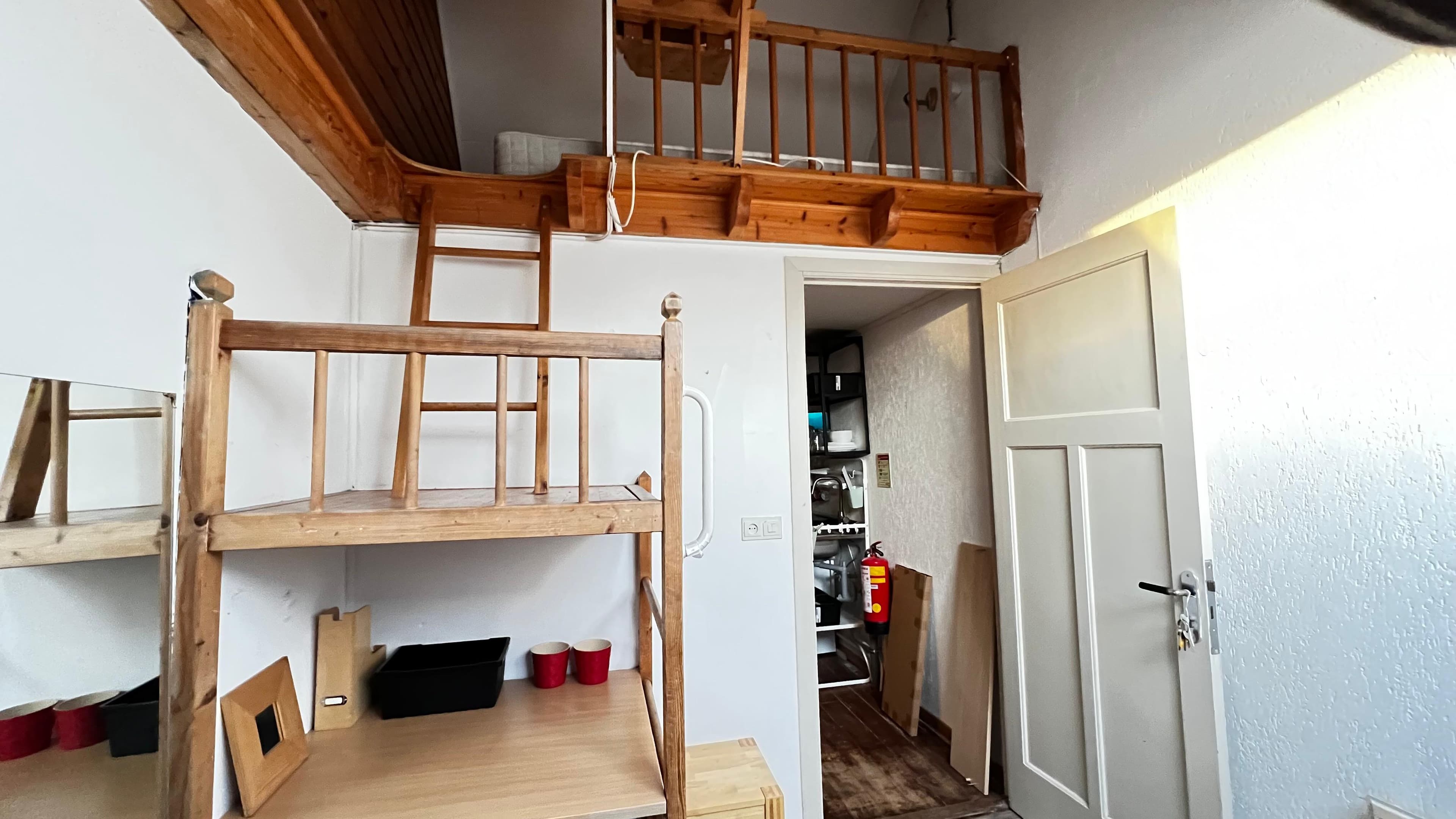 show all photos of Onder de Kerk