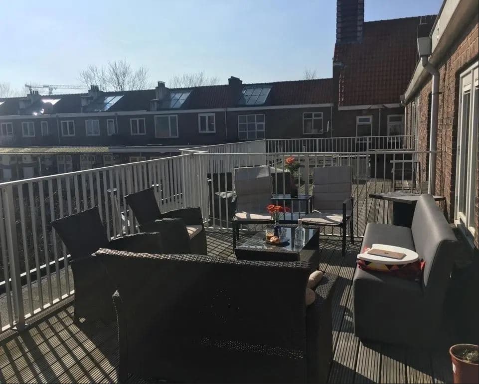 show all photos of Van Tuyll van Serooskerkenweg