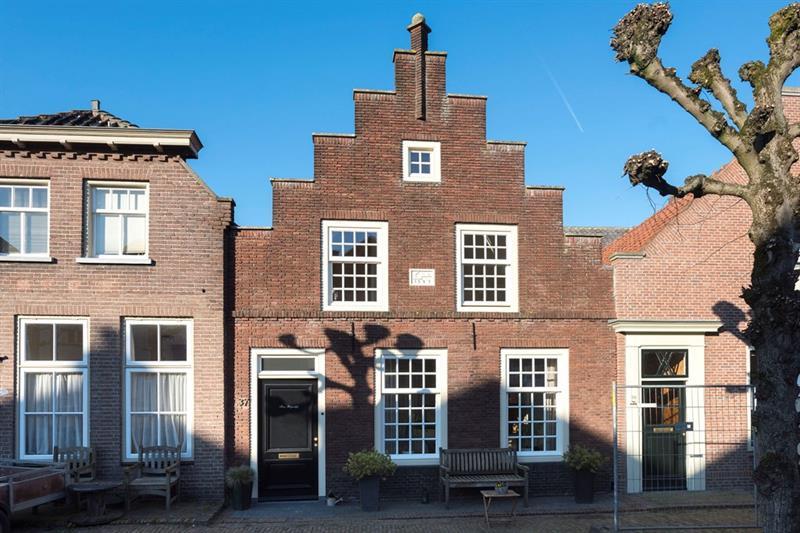 show all photos of Hoogstraat