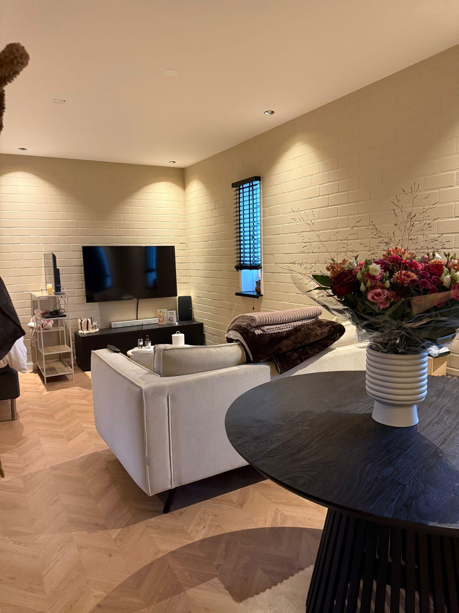 show all photos of Huizingalaan