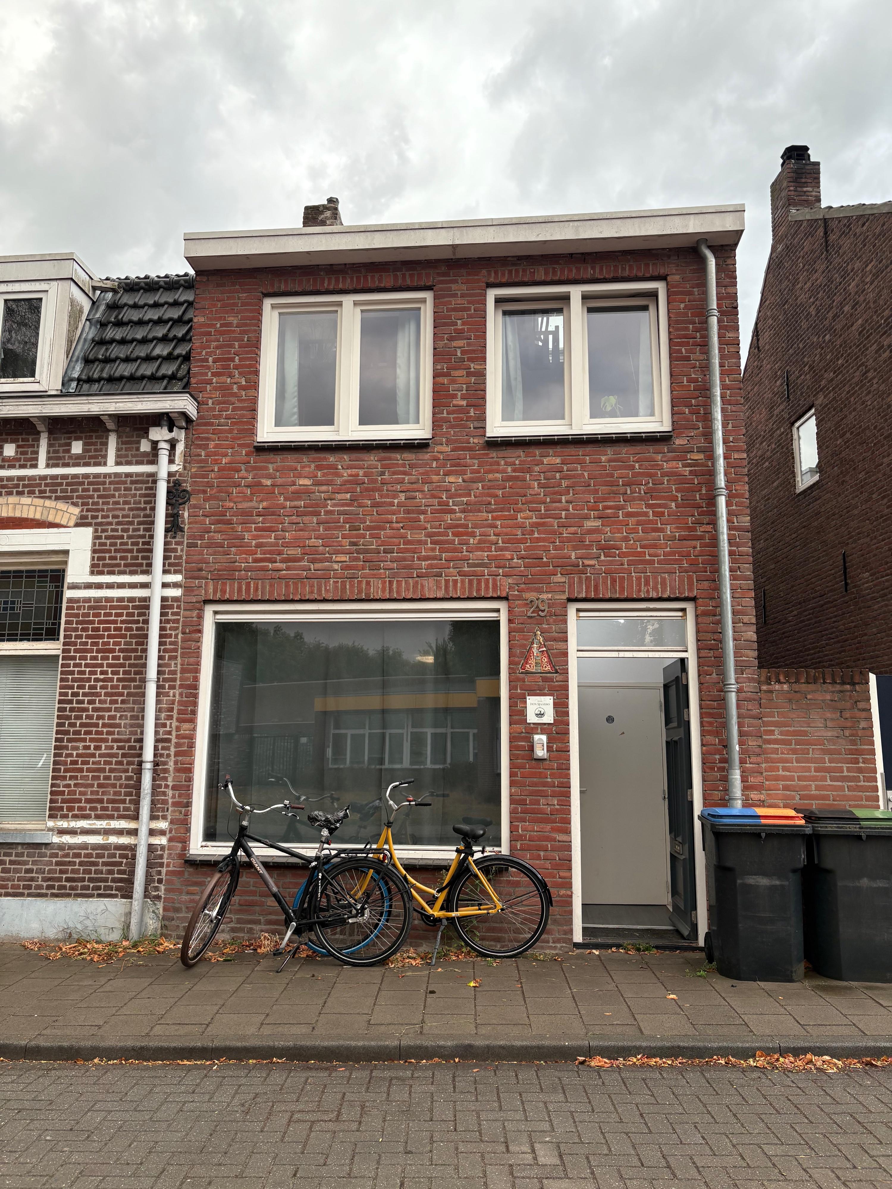 show all photos of Don Sartostraat