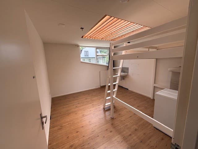 show all photos of Eerste Oude Heselaan