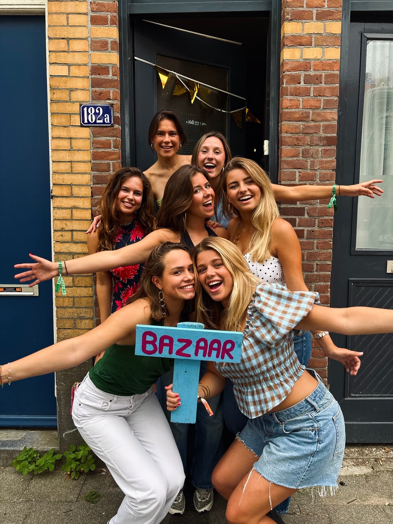 show all photos of Adamshofstraat