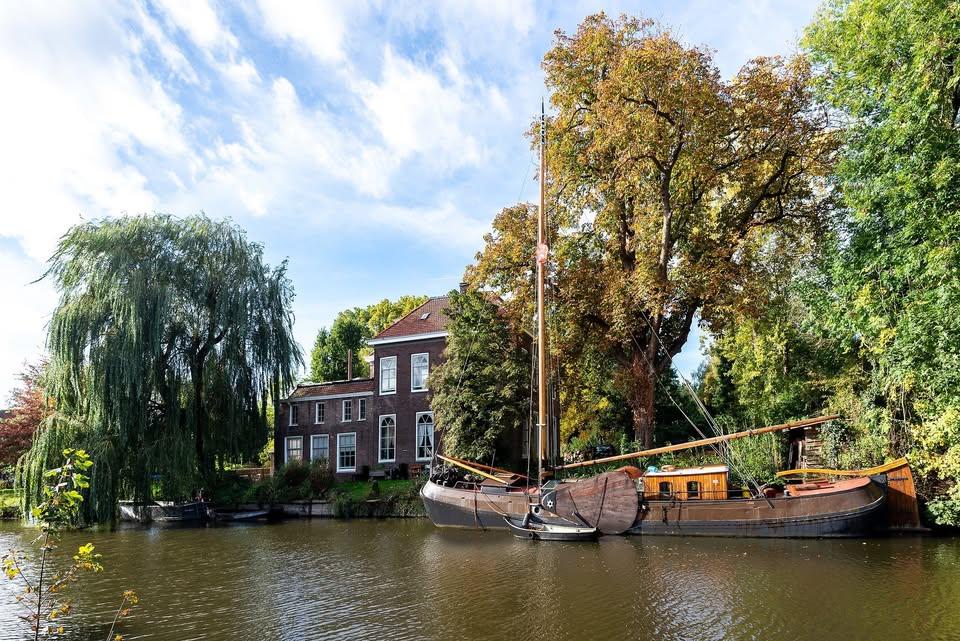 show all photos of Laan van Zuilenveld