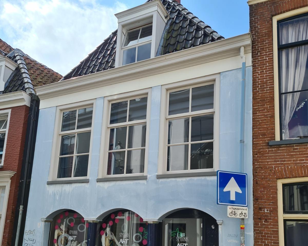 show all photos of Kleine Hoogstraat