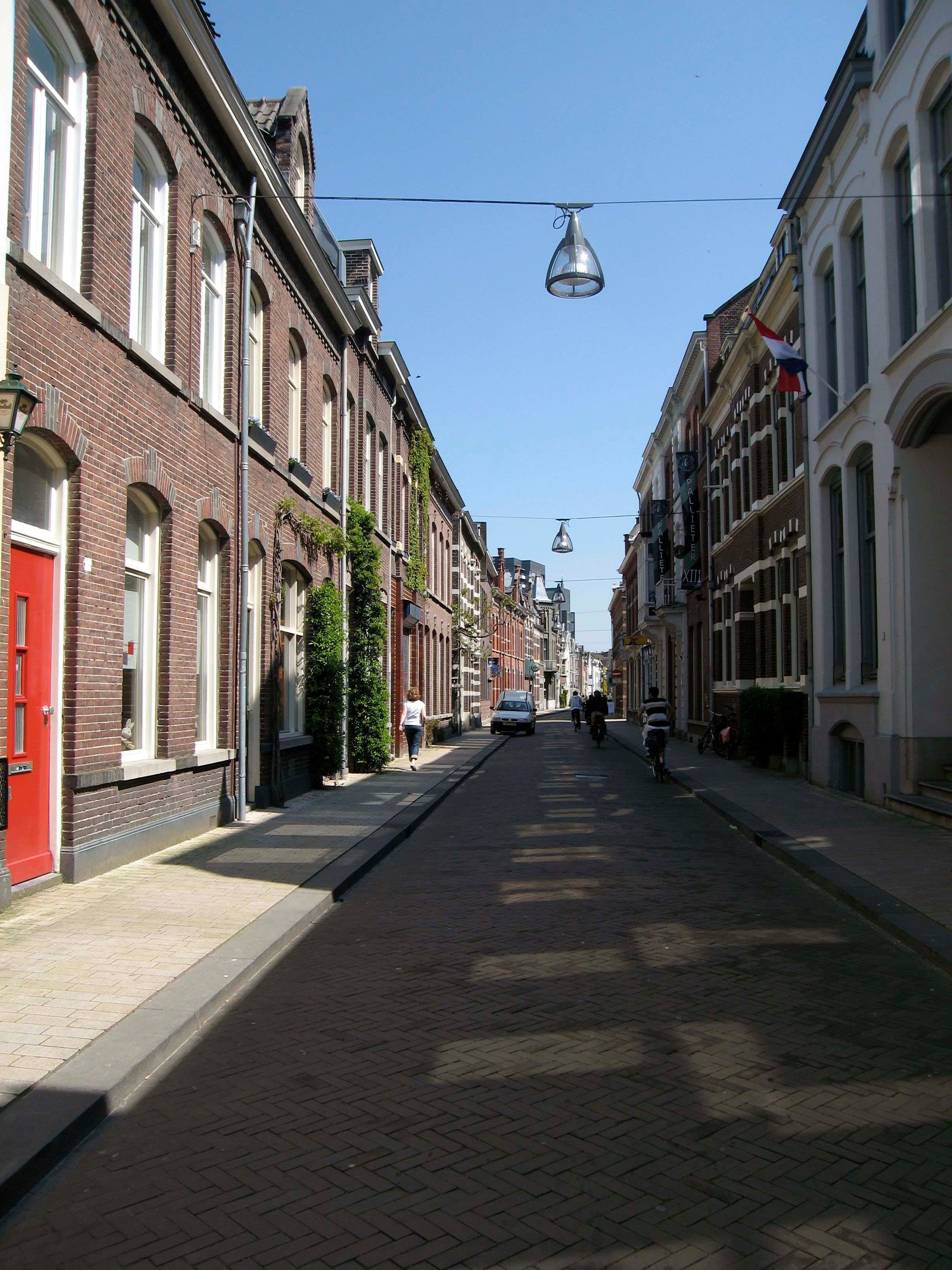 show all photos of Tuinstraat