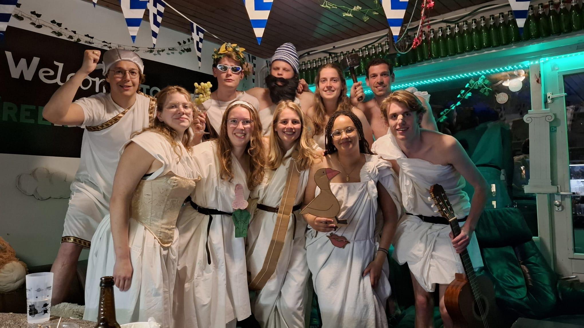 show all photos of Calslaan