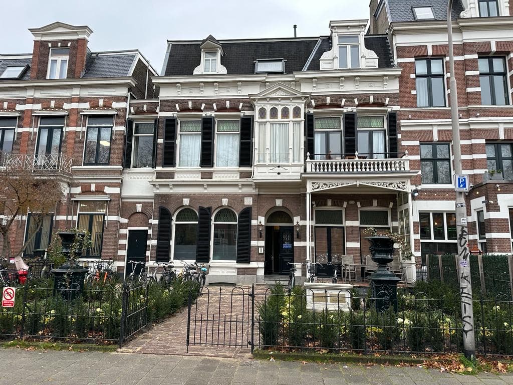 show all photos of Oranjesingel
