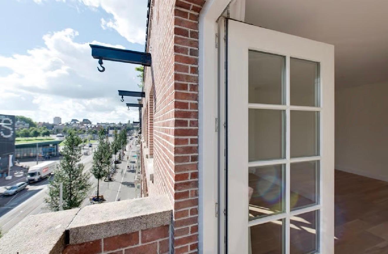 show all photos of Jan Luijkenstraat