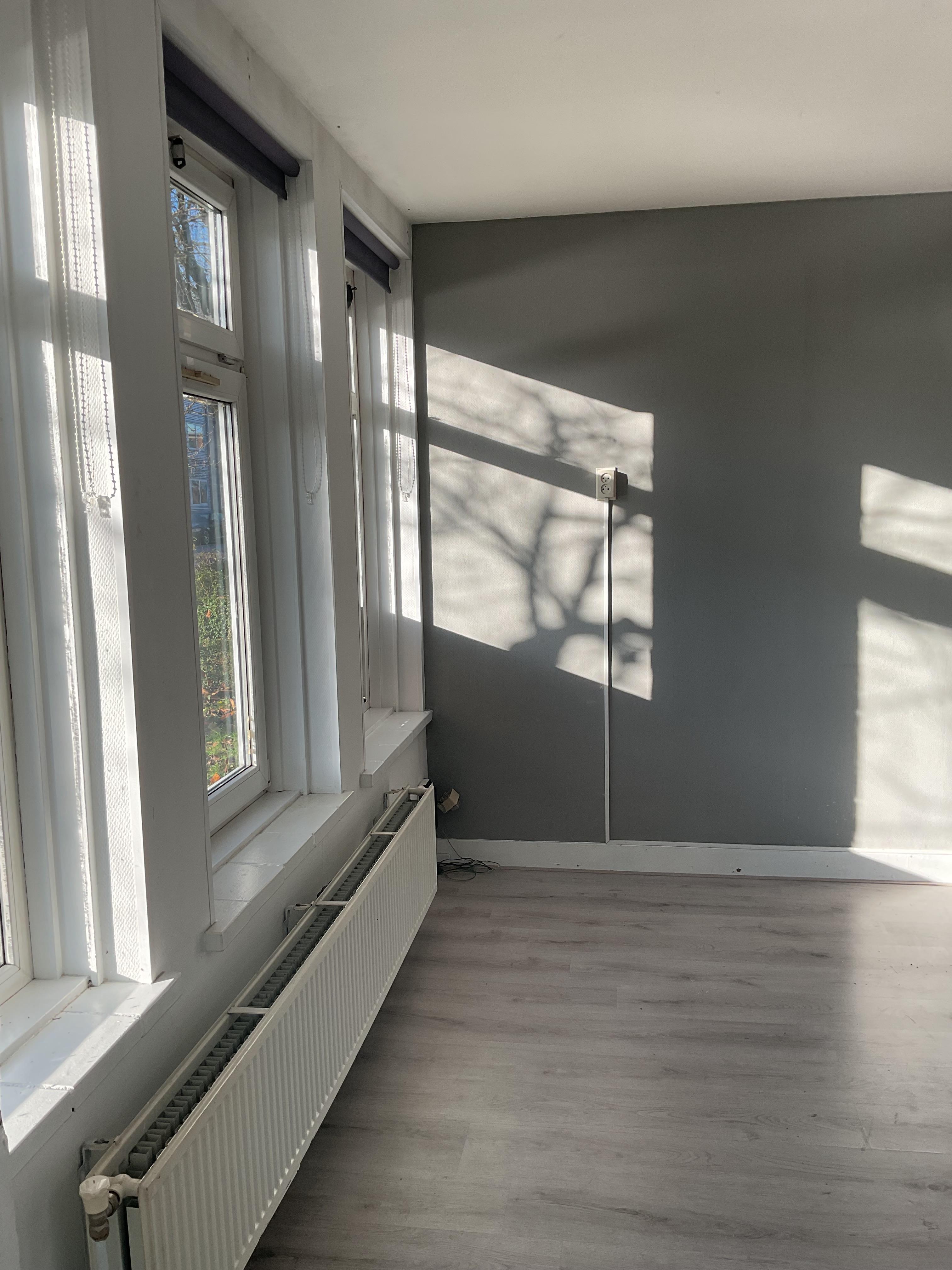 show all photos of Floresstraat