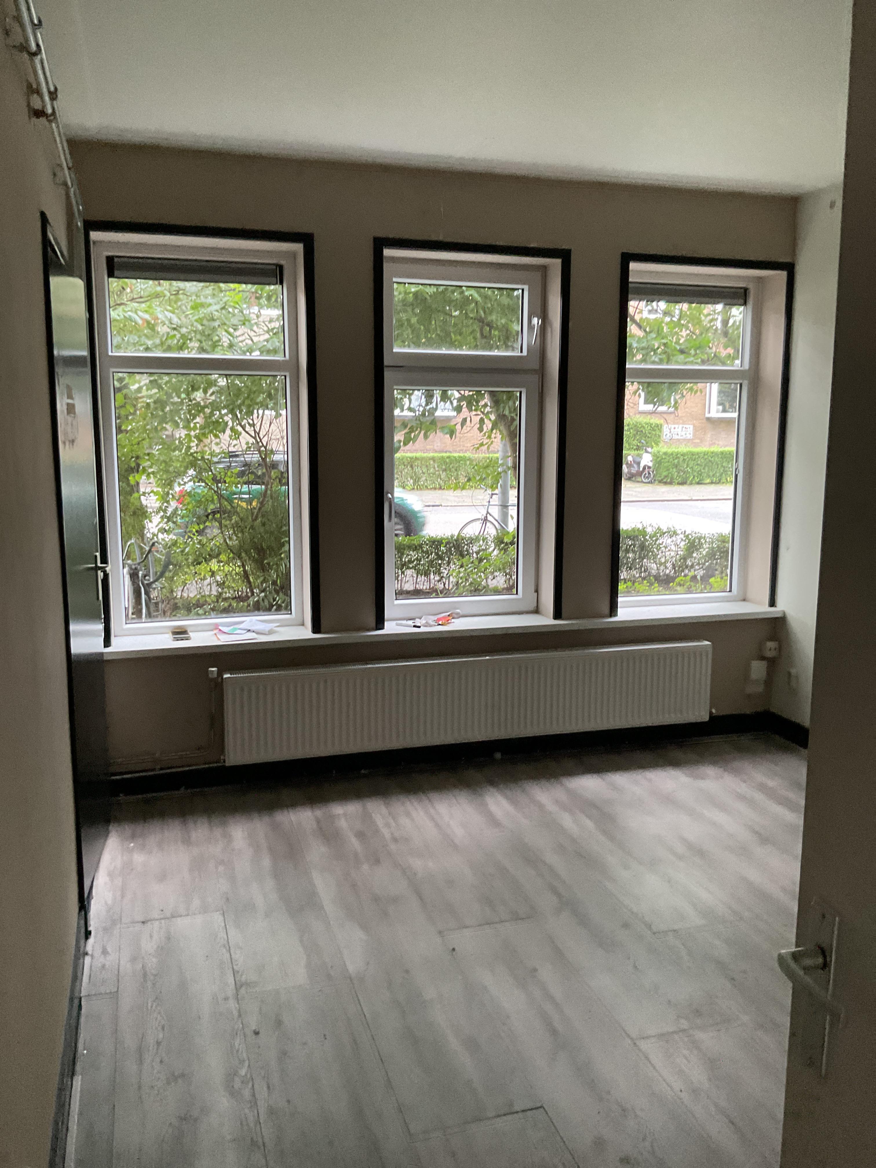 show all photos of Floresstraat