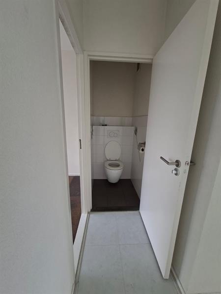 show all photos of Professor Cobbenhagenlaan