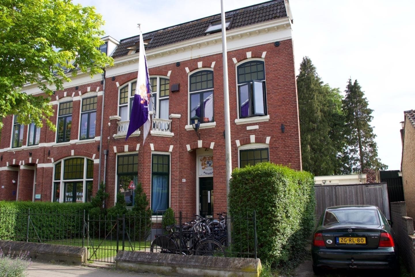 show all photos of Emmastraat