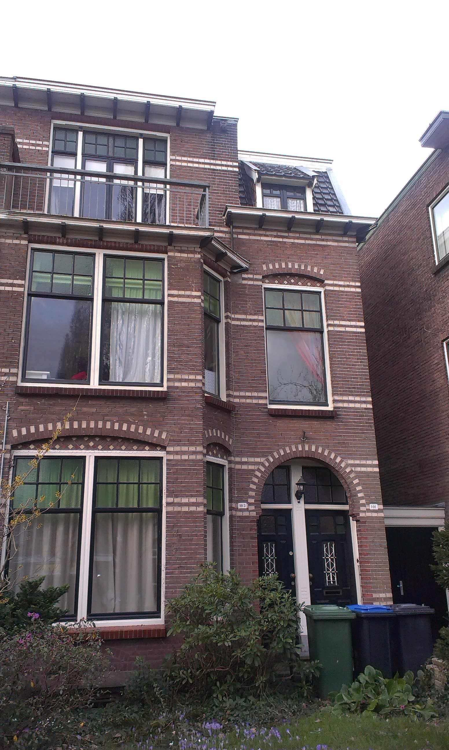 show all photos of Oranjestraat
