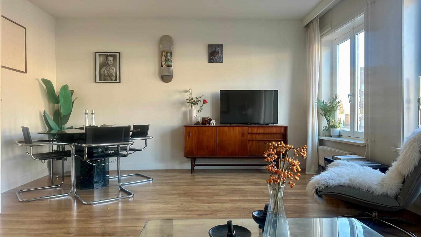 show all photos of Hoofdweg