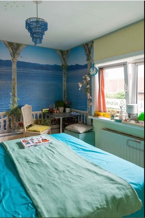 show all photos of Thomas van Diessenstraat