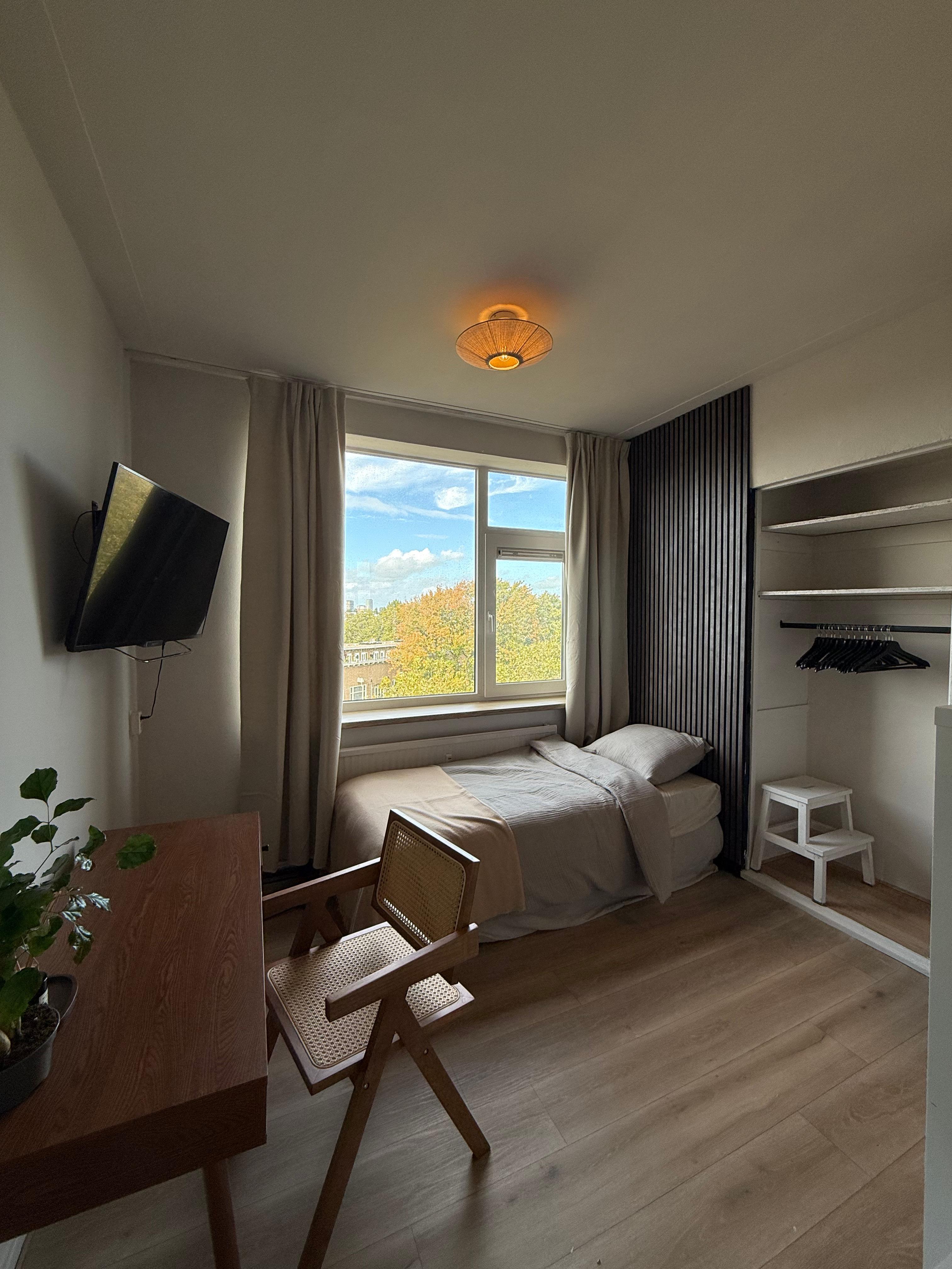 show all photos of Korte Geuzenstraat