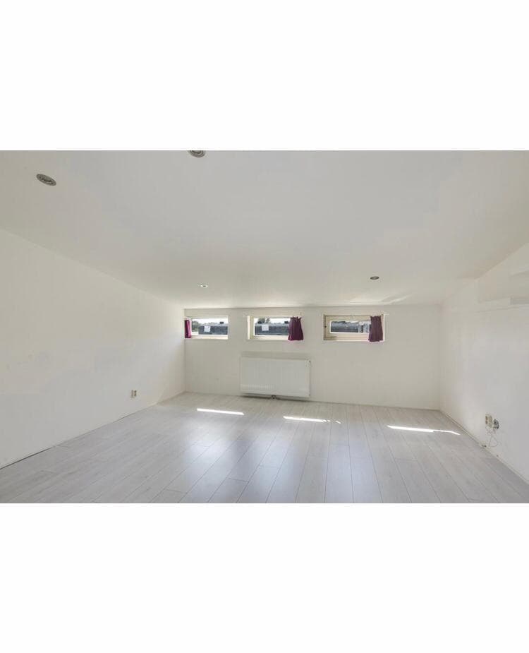 show all photos of Leenhofstraat