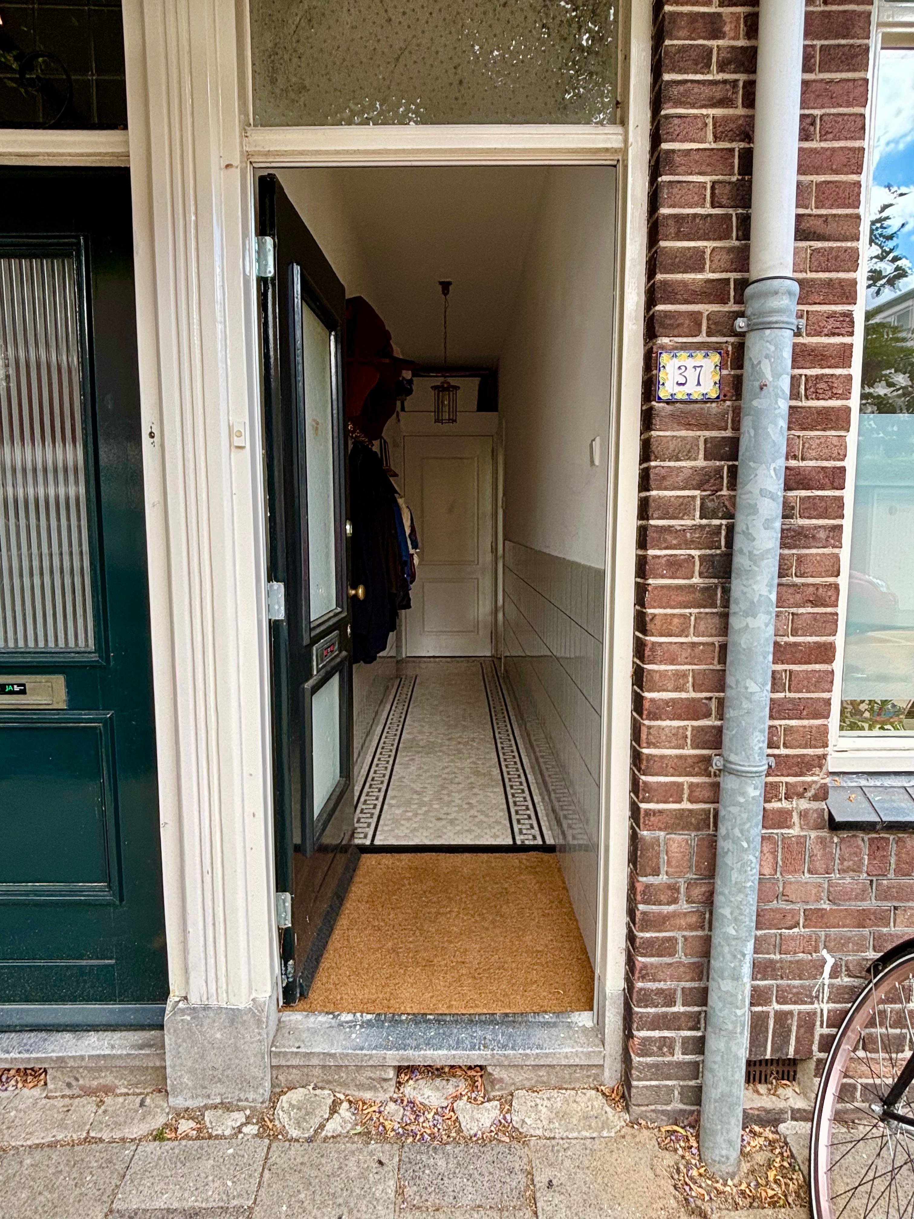 show all photos of Jacob Catsstraat