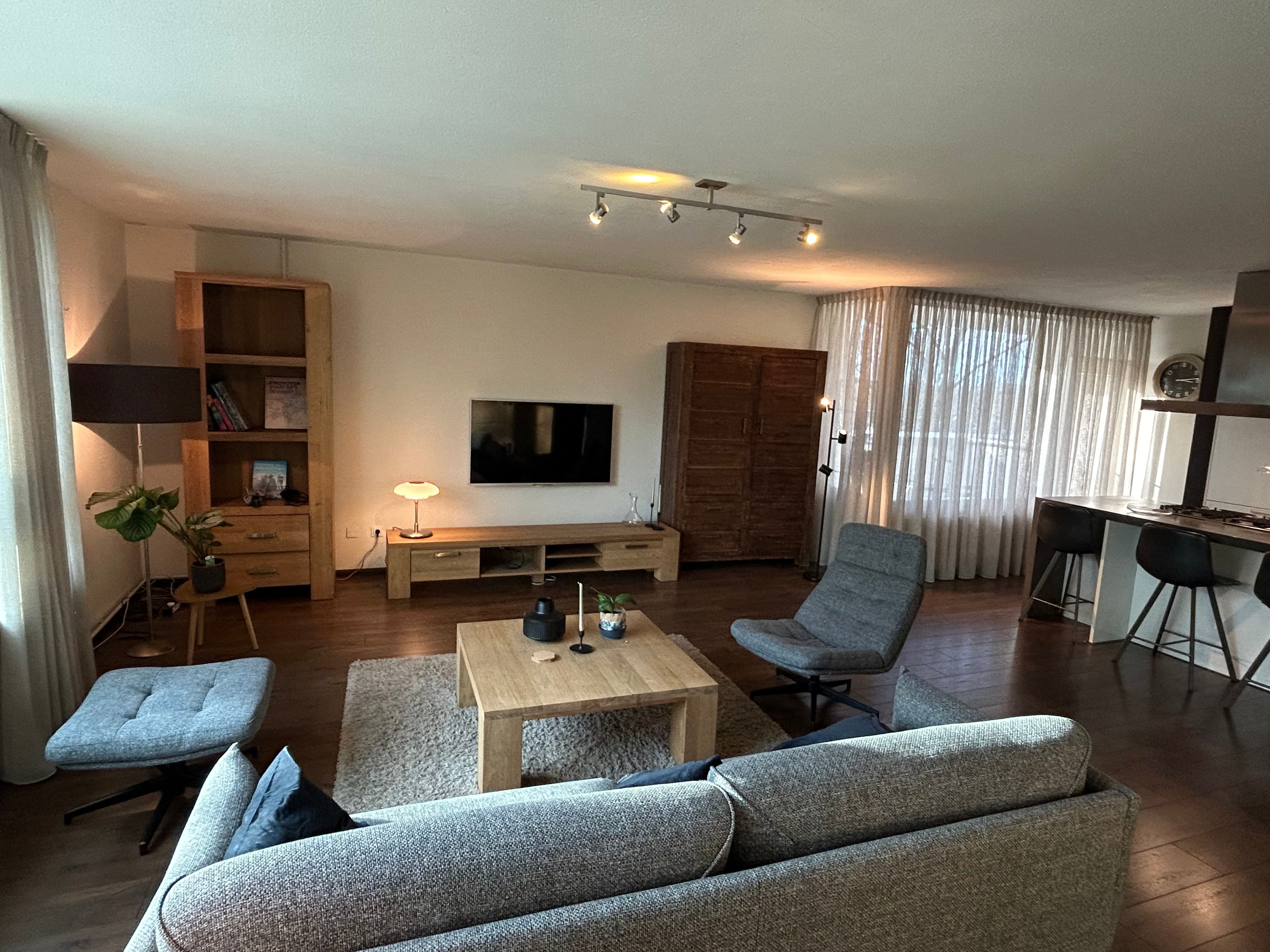 show all photos of Kruisakker