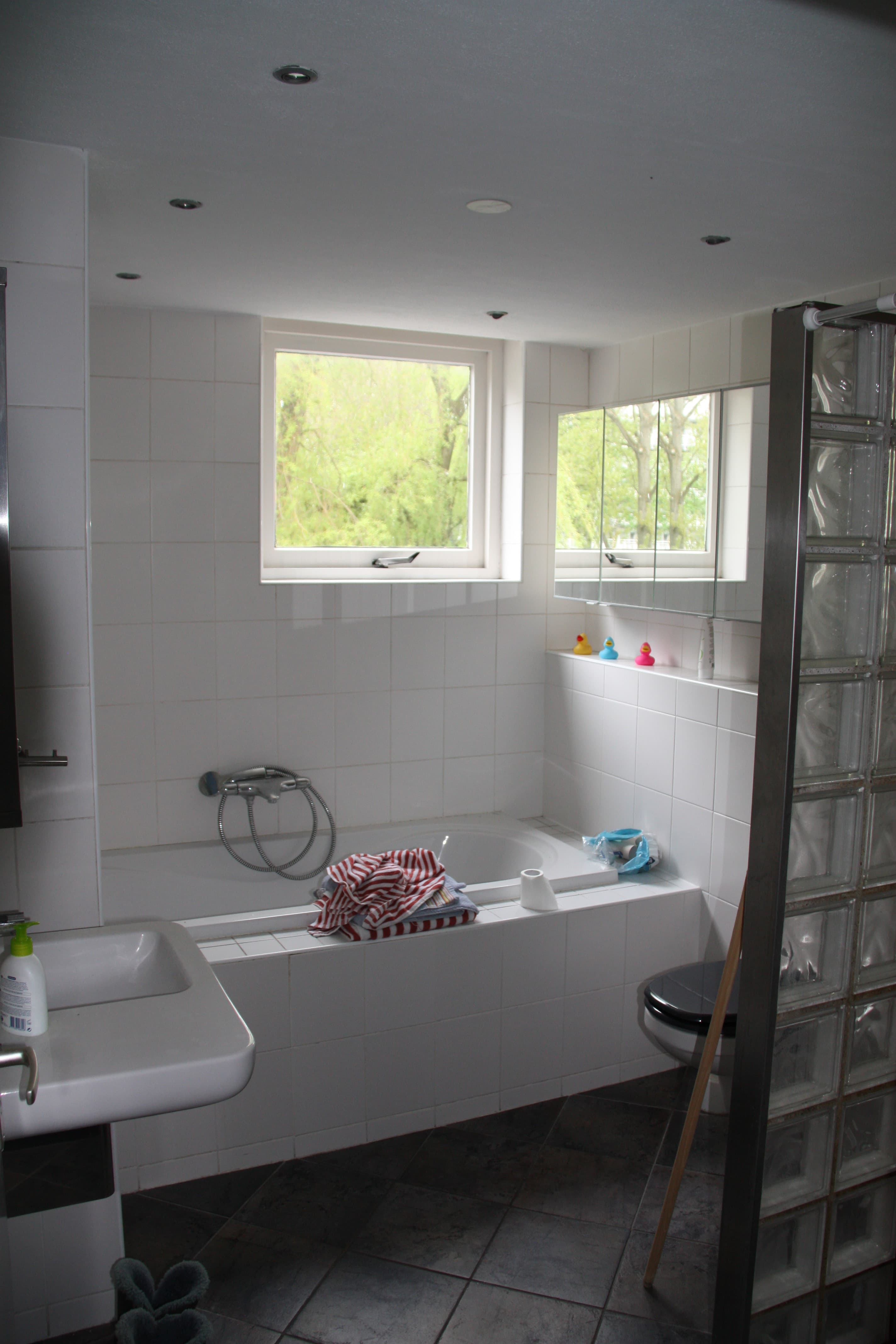 show all photos of Saturnuslaan