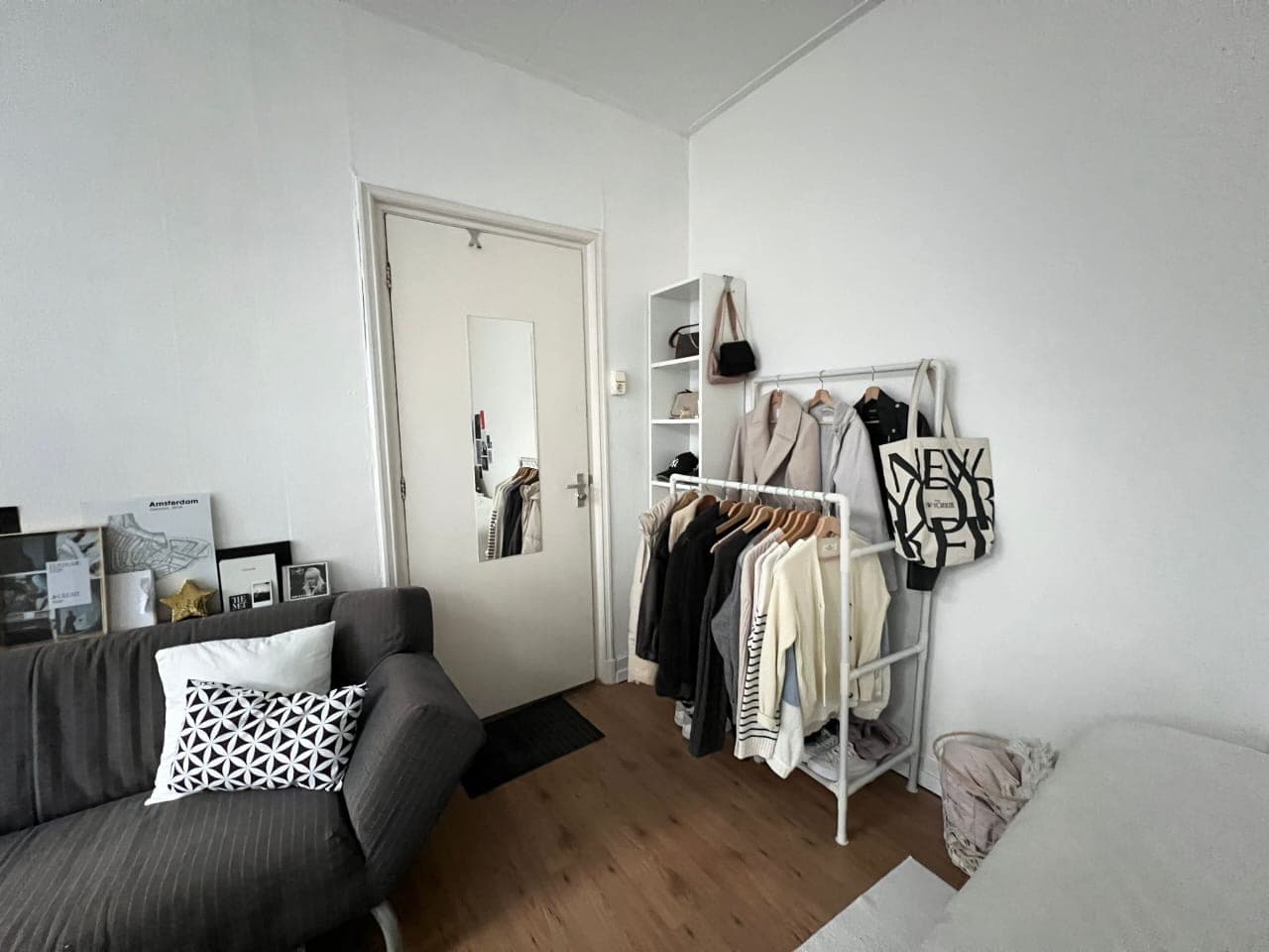 show all photos of Pieter de Swartstraat