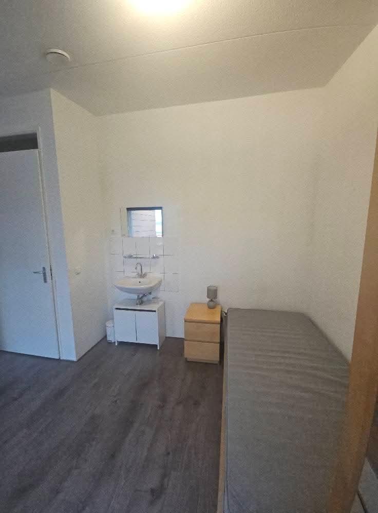 show all photos of Renier Nafzgerstraat