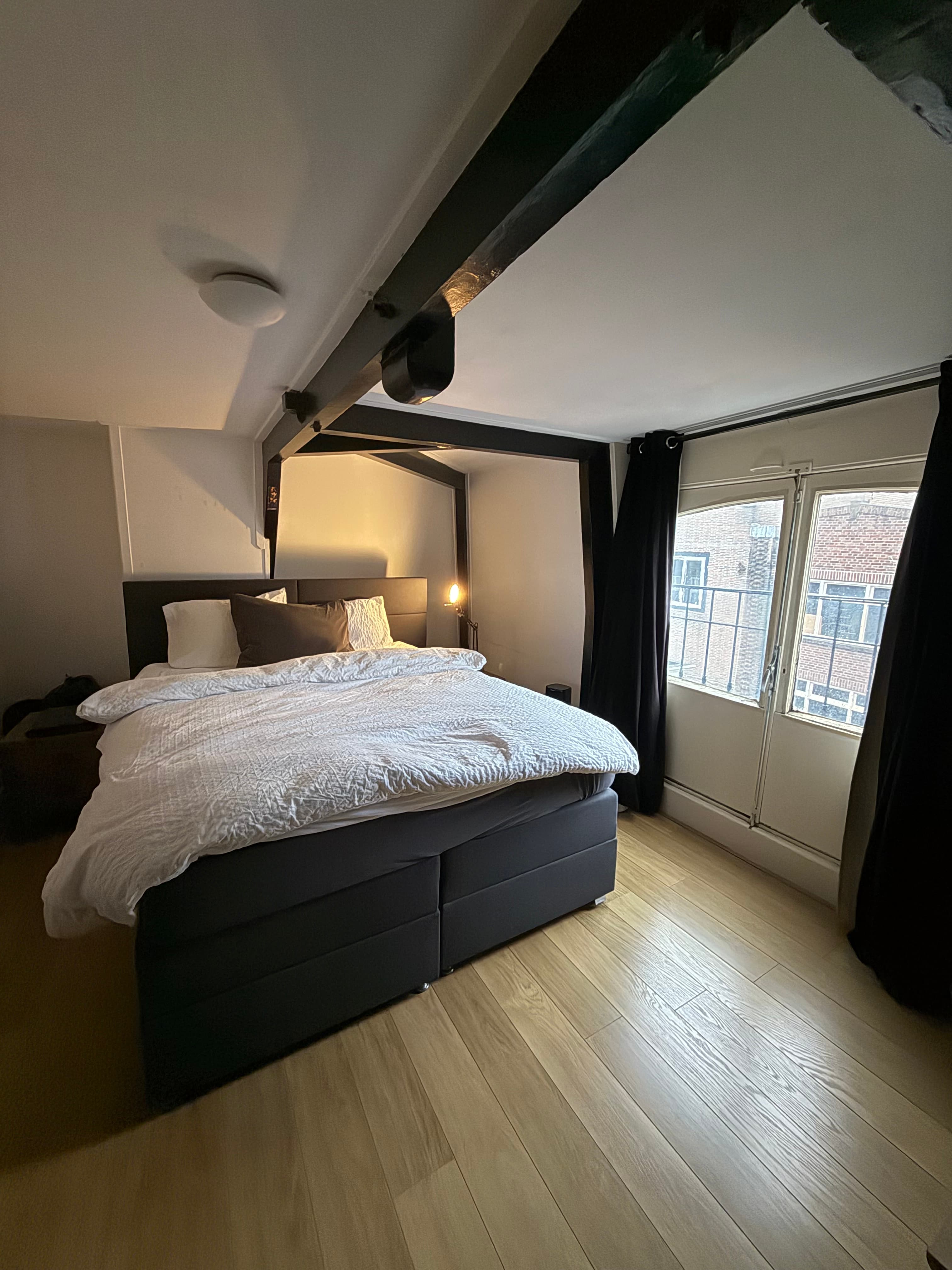 show all photos of Leidsestraat