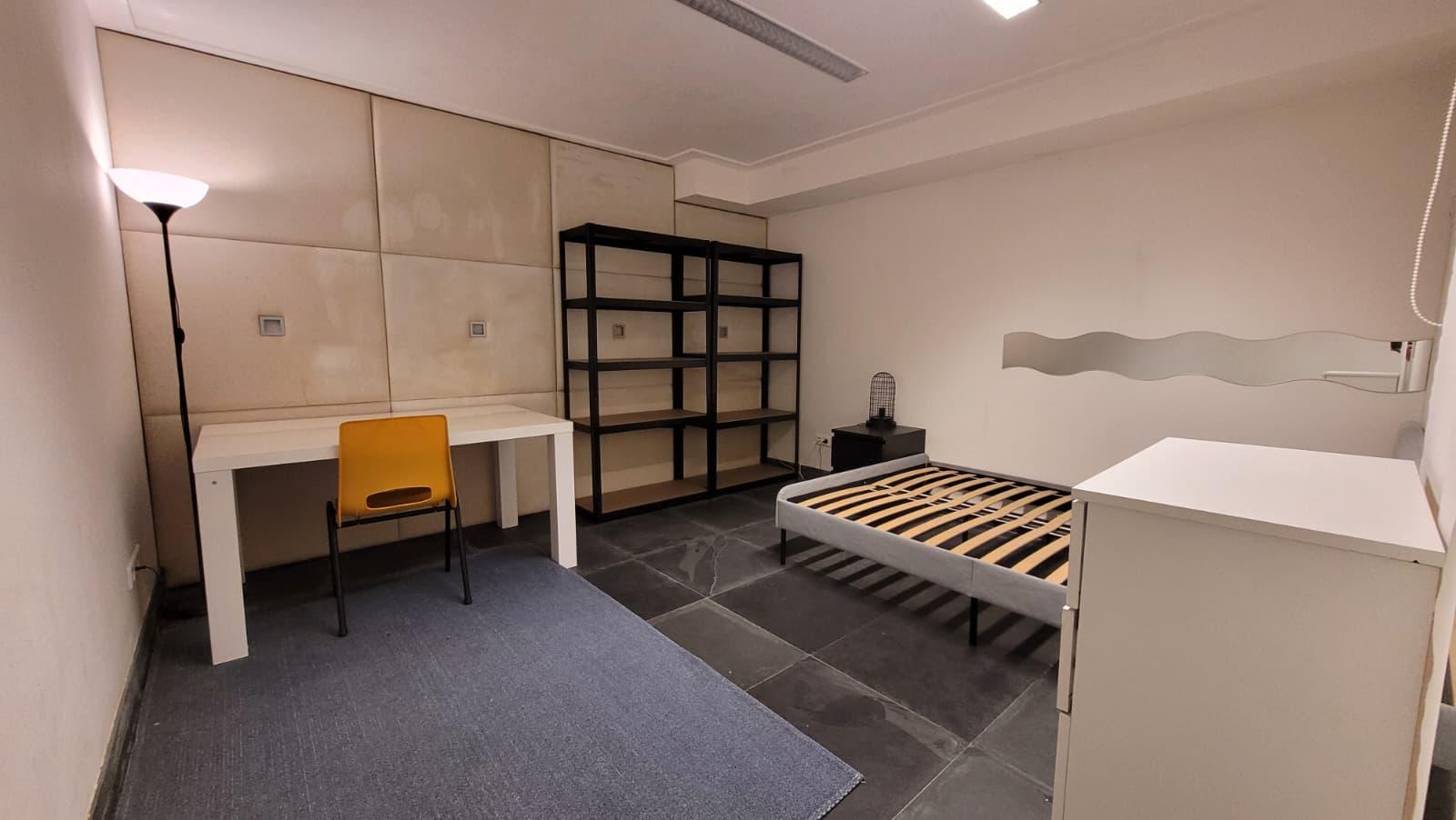 show all photos of Sweerts de Landasstraat