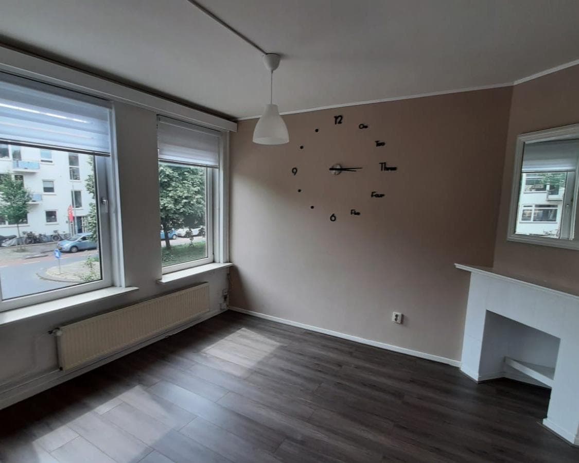 show all photos of Eksterlaan